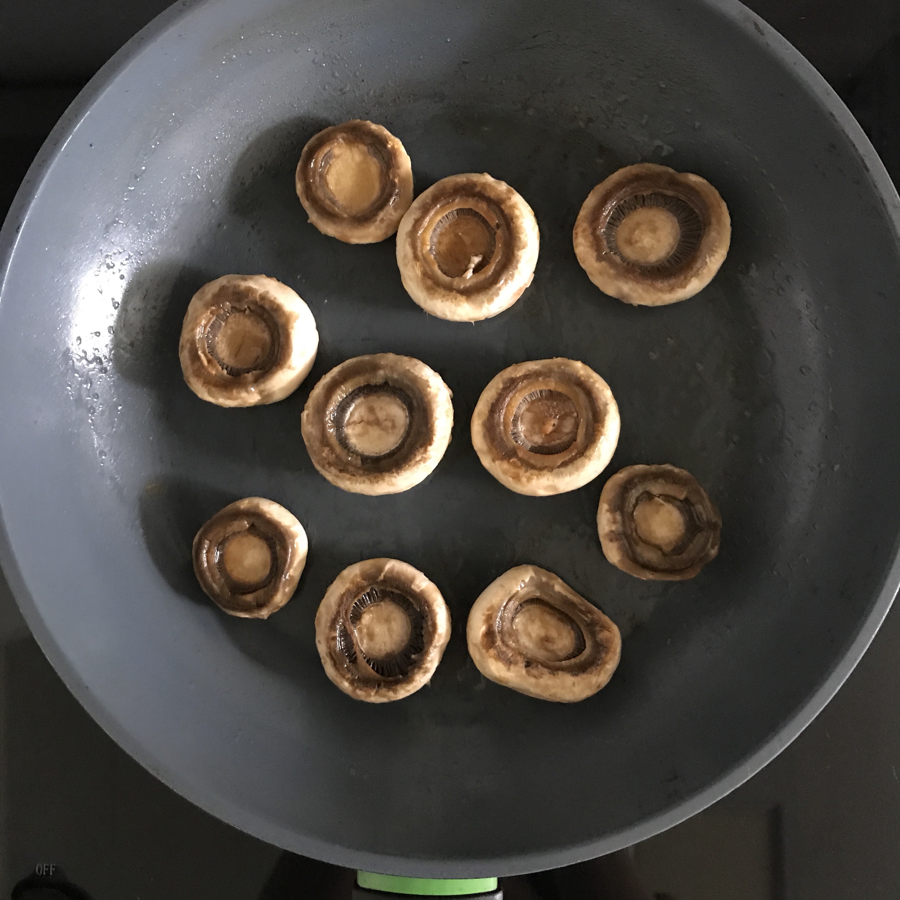黑椒煎口蘑的做法 步骤3