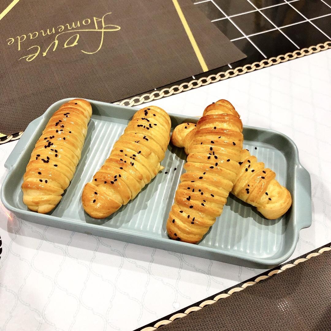 马苏里拉奶酪馅毛毛虫面包