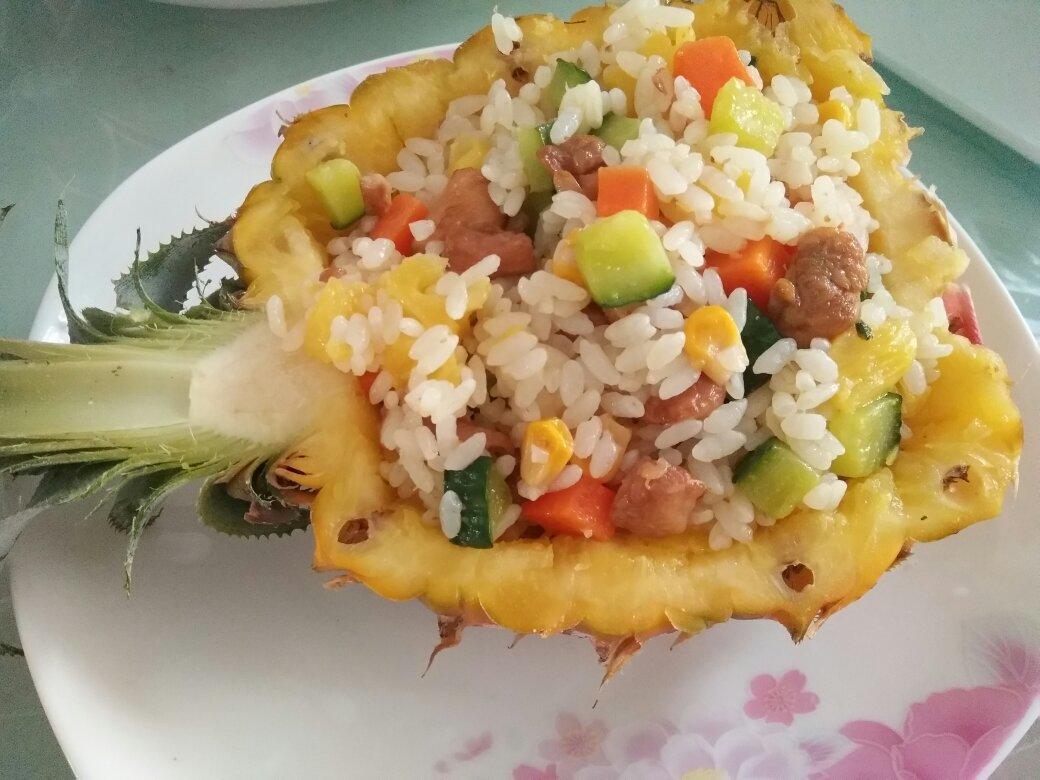 鸡肉菠萝炒饭