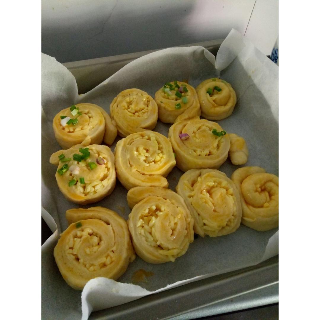 香葱肉松面包卷