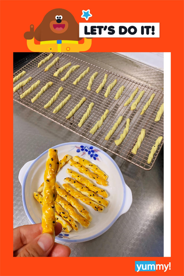 新年伴手礼：柠檬香脆棒饼干