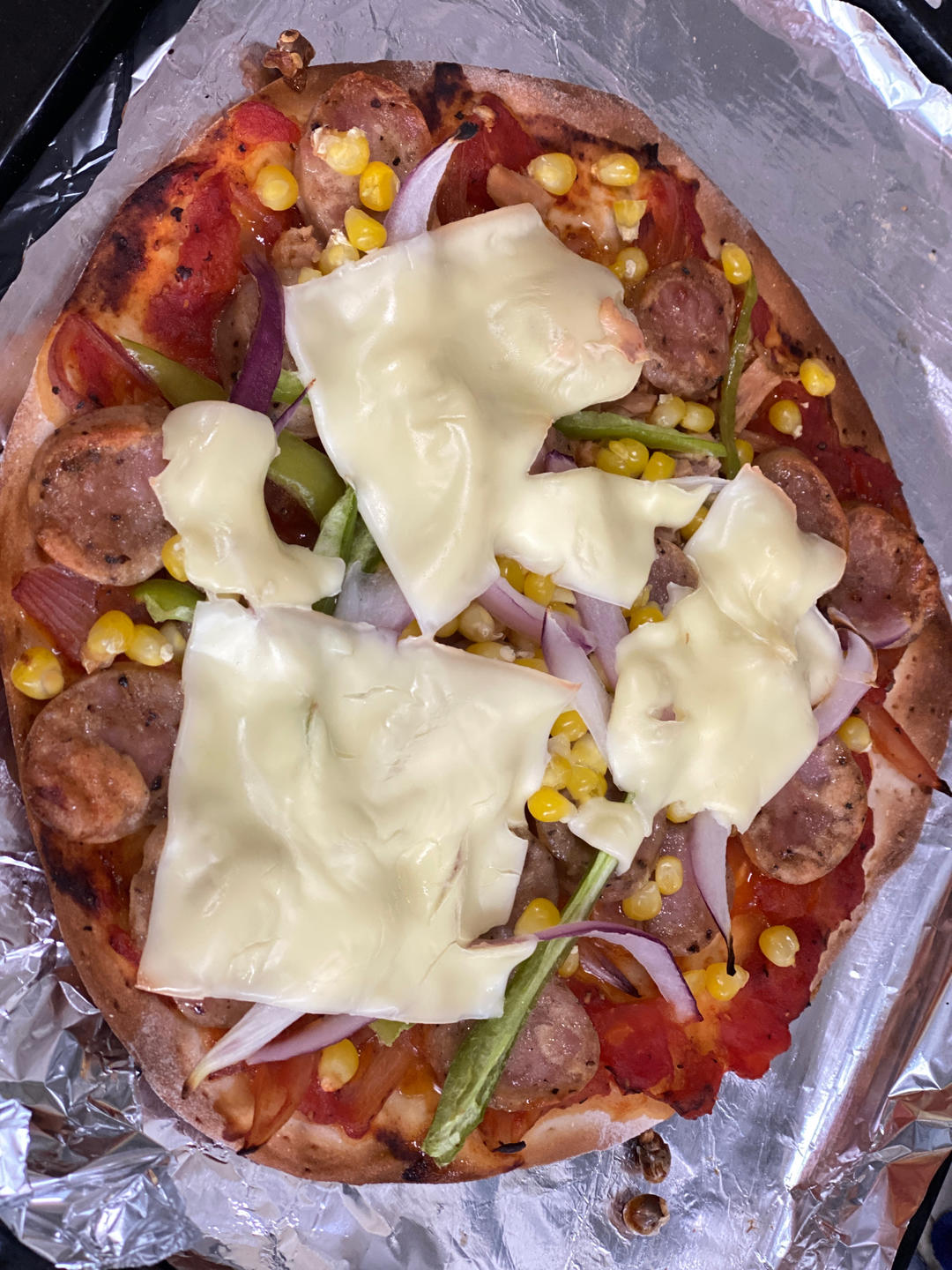 金枪鱼薄底披萨