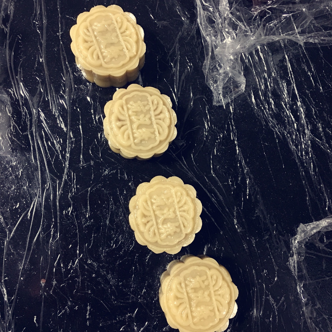 广式五仁月饼 Moon Cakes with Mixed Nuts