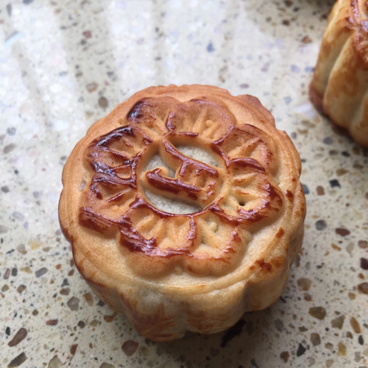 广式月饼——蛋黄莲蓉月饼