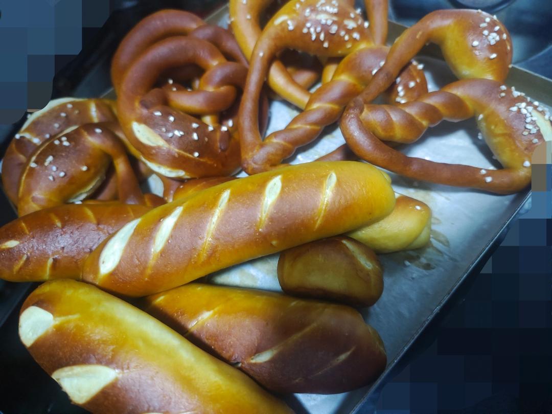 德国结、碱水红豆棒面包！