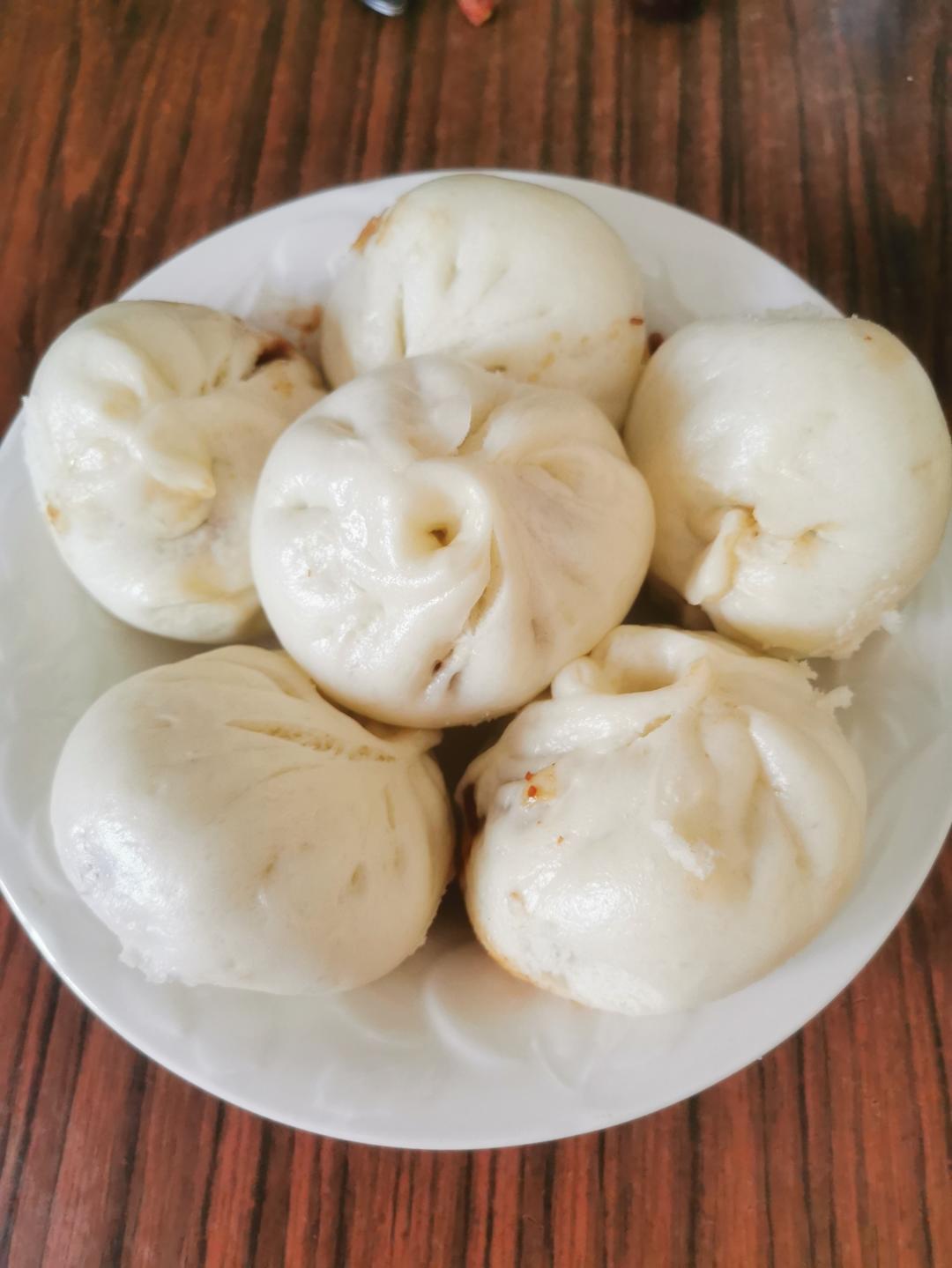 云朵般松软爆浆蜜汁叉烧包