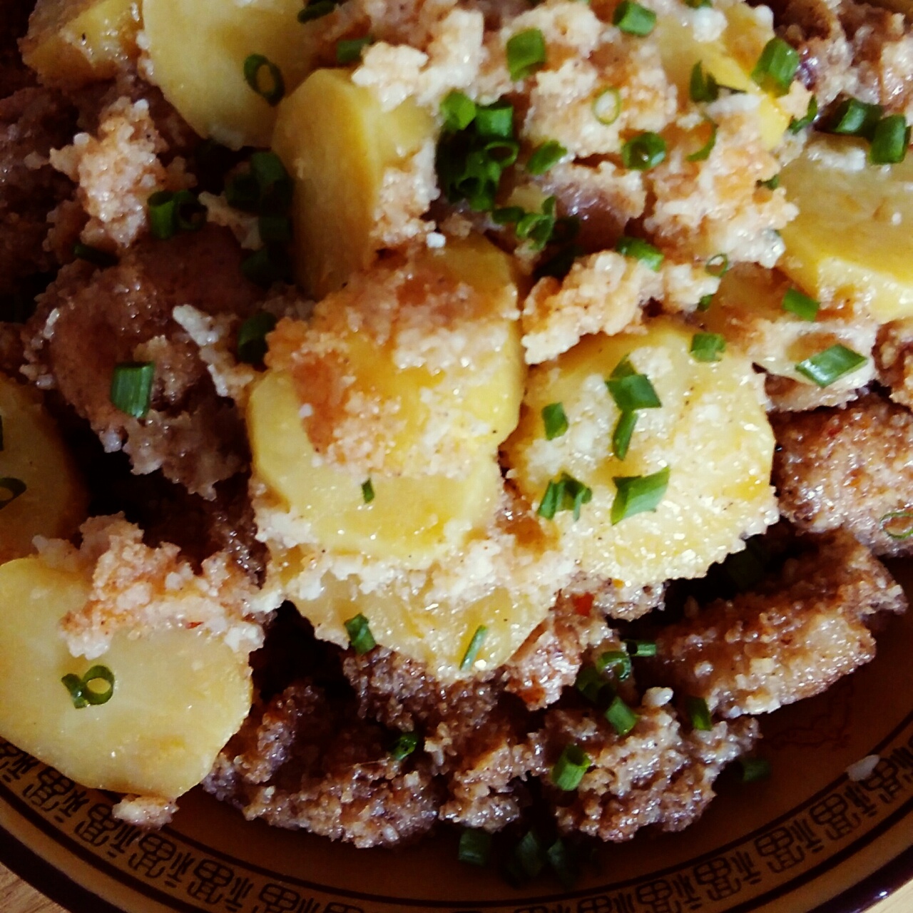 蕃茄のta做的土豆粉蒸肉