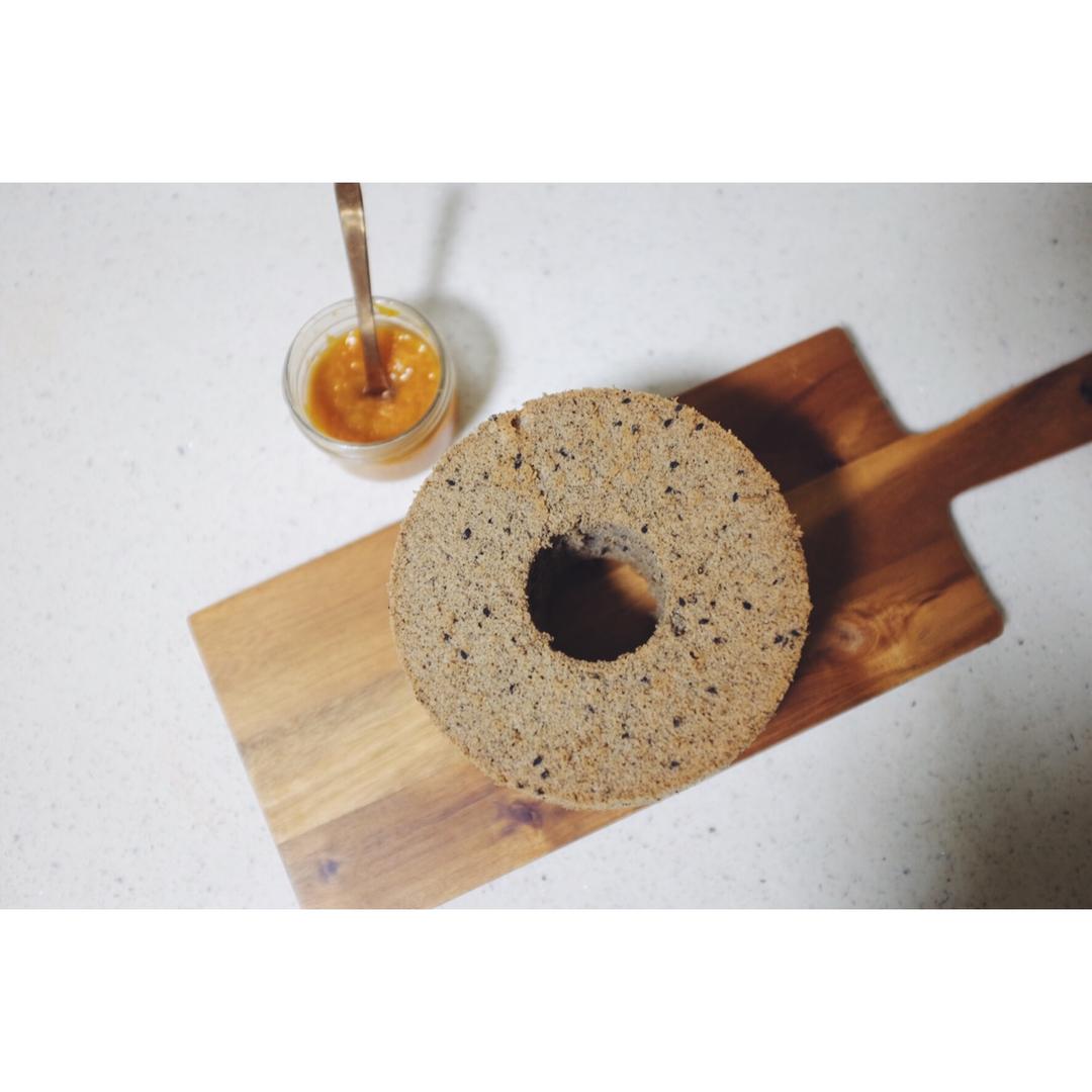 不“气疯”的戚风蛋糕-黑芝麻戚风