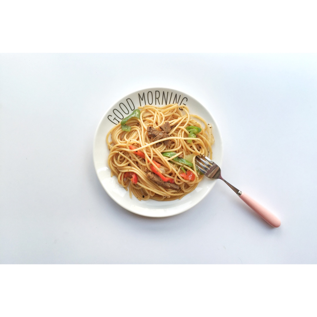 黑椒牛柳炒意面