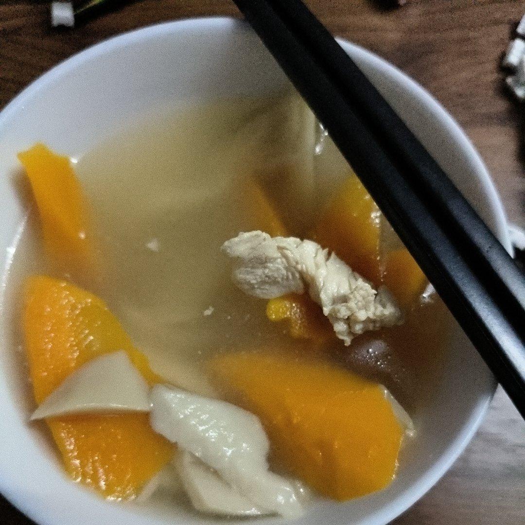 美味的杏鲍菇汤