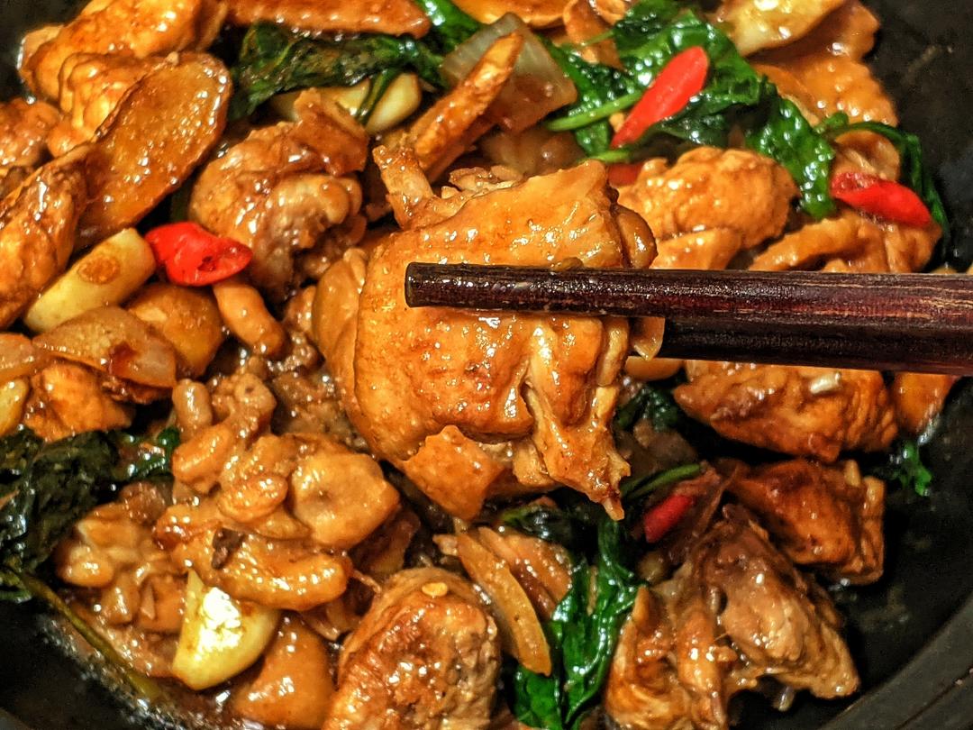 台湾三杯鸡 Stewed Chicken with Ginger and Wine in Casserole
