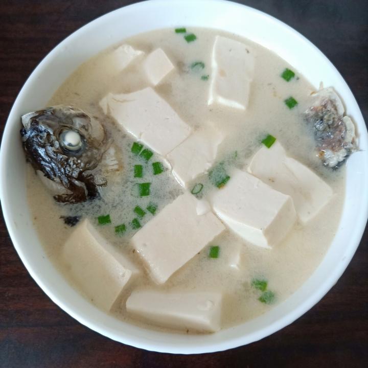 鲫鱼豆腐汤