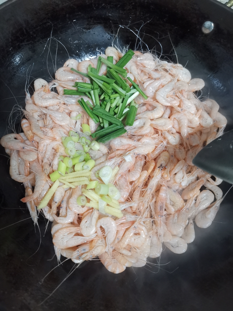 小海虾炒韭菜的做法 步骤6