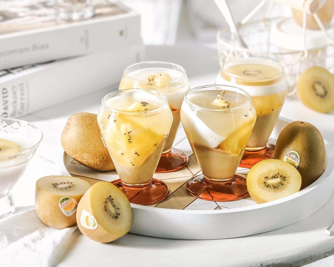 超元气的阳光金果双色慕斯杯的做法