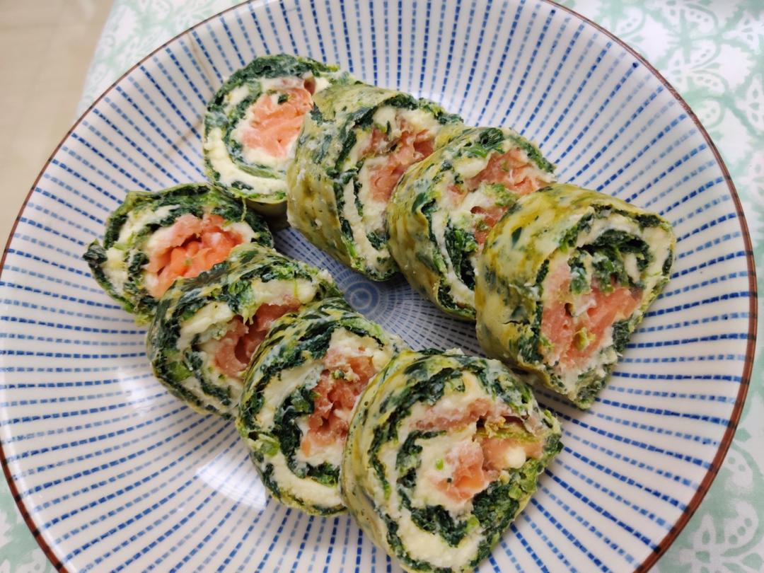 烟熏三文鱼菠菜蛋卷