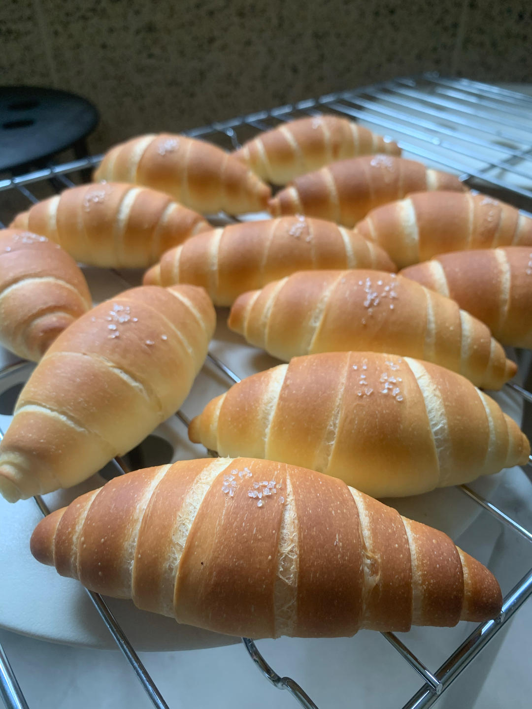 一出炉就会卖空的面包，又香又脆又软，味道真绝了