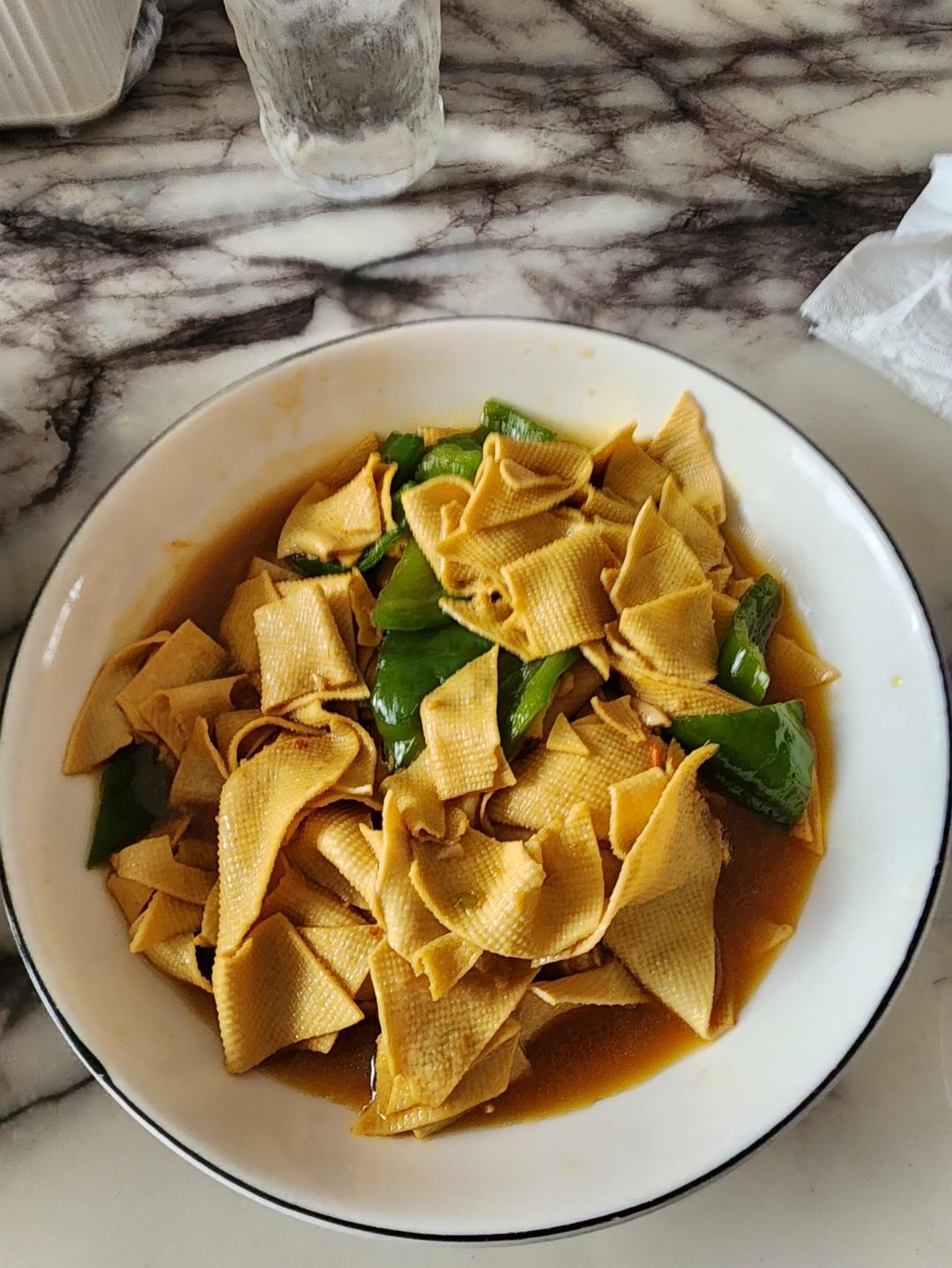 不用厨艺的尖椒干豆腐