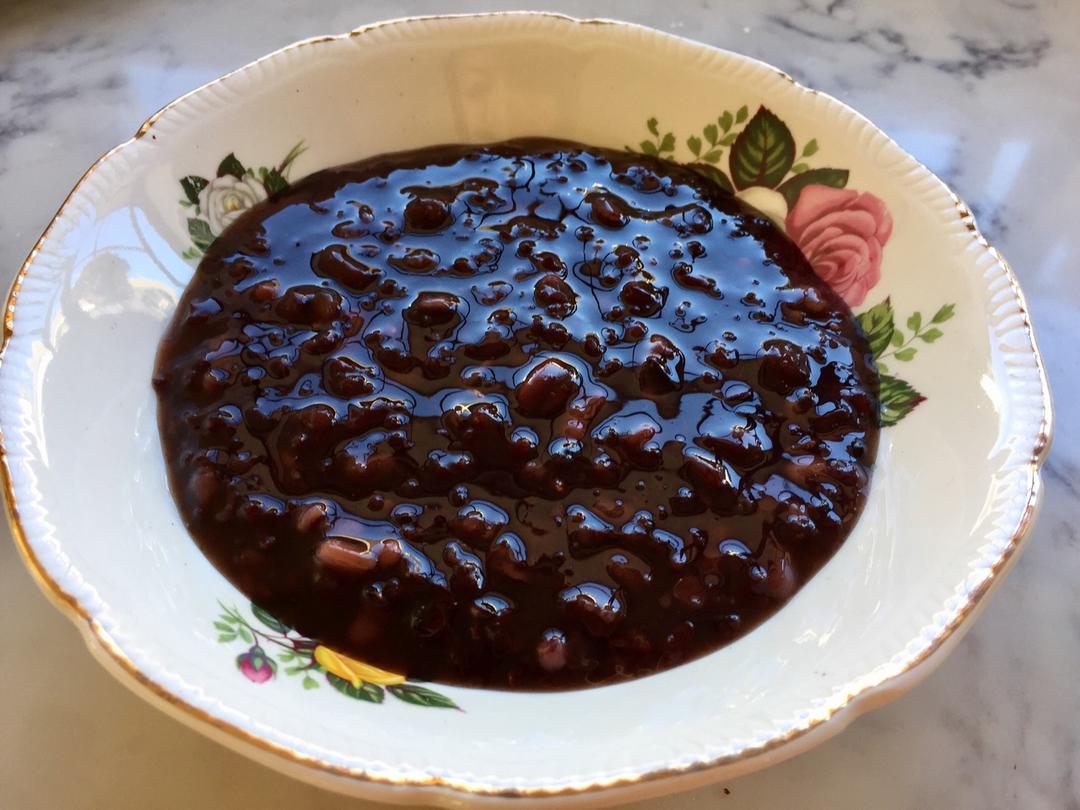 红豆黑米美颜粥