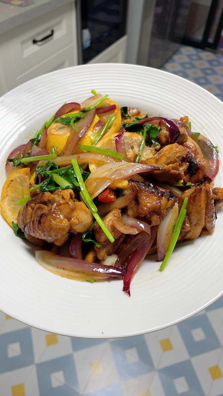 没想到柠檬和鸡肉这么搭！鲜嫩清爽开胃