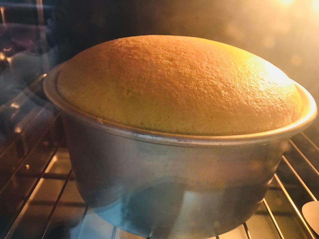 比戚风还要柔软Q弹的海绵蛋糕