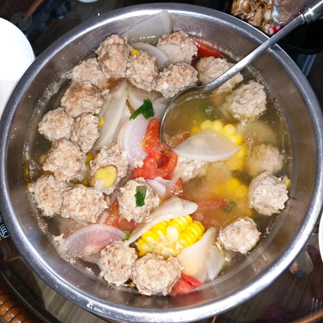 一碗清甜鲜美的萝卜丝肉丸汤