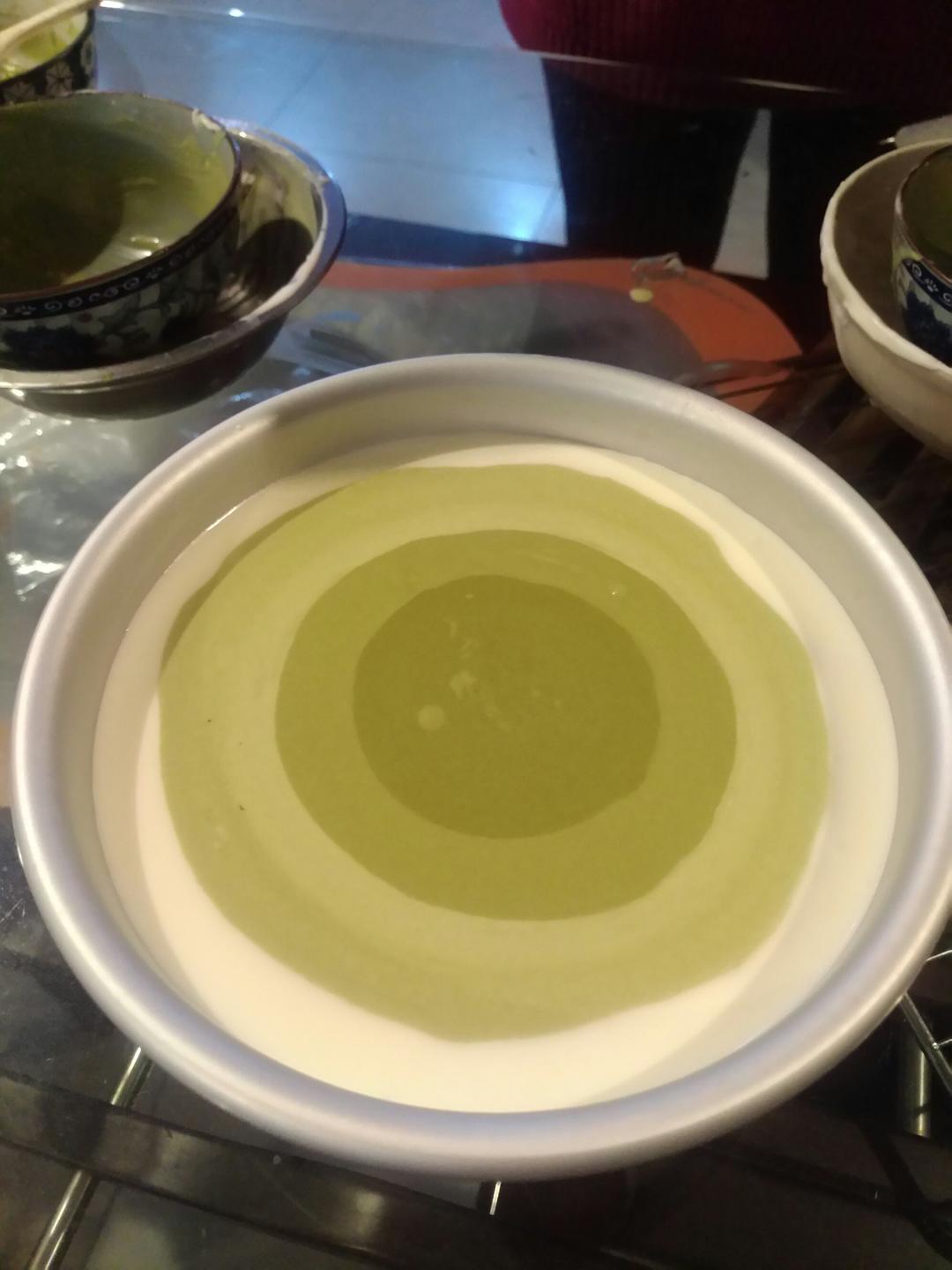 渐变抹茶慕斯蛋糕：我Amanda带着既美又作的抹茶甜点又来了！【曼食慢语】