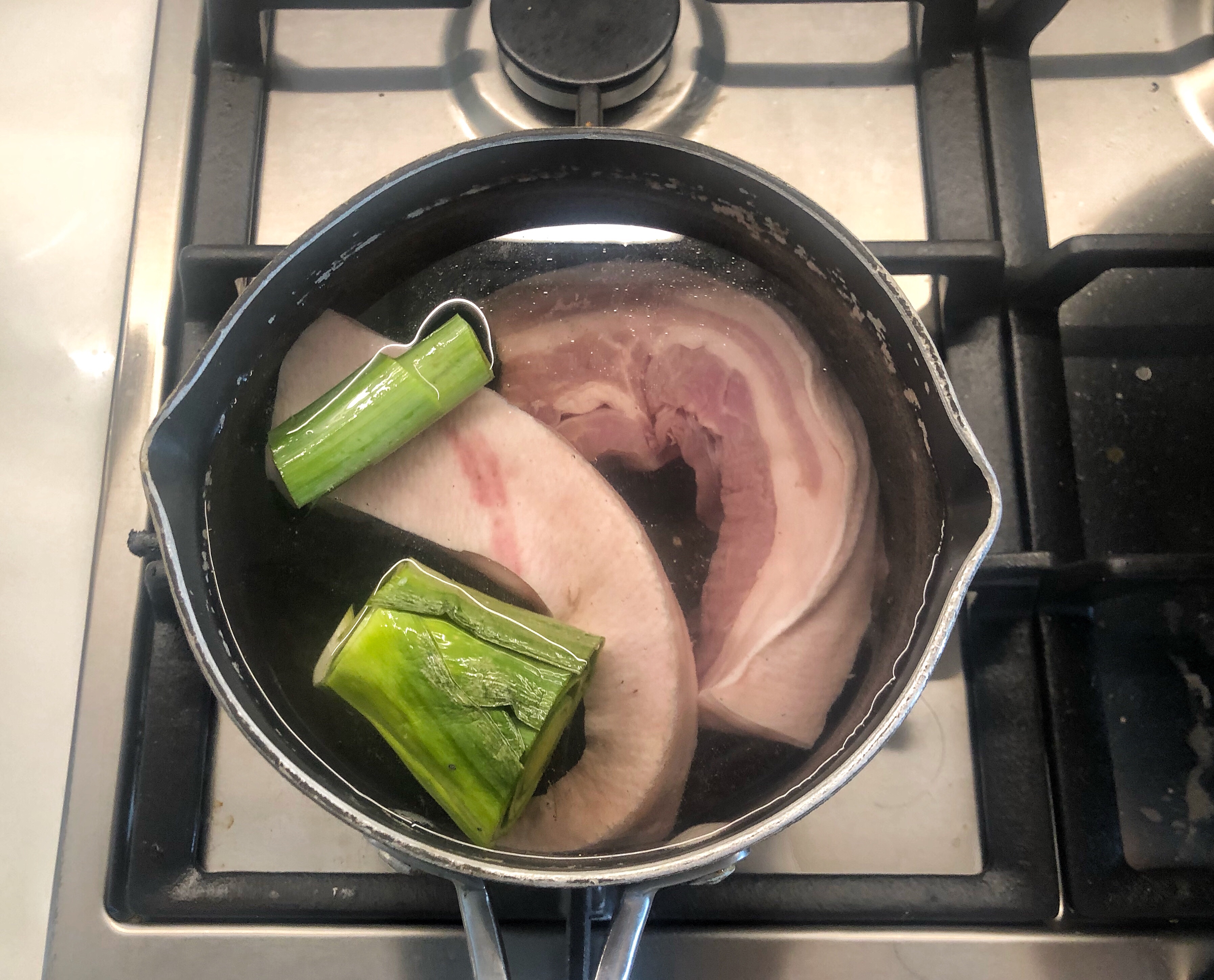 广式梅菜扣肉的做法 步骤1