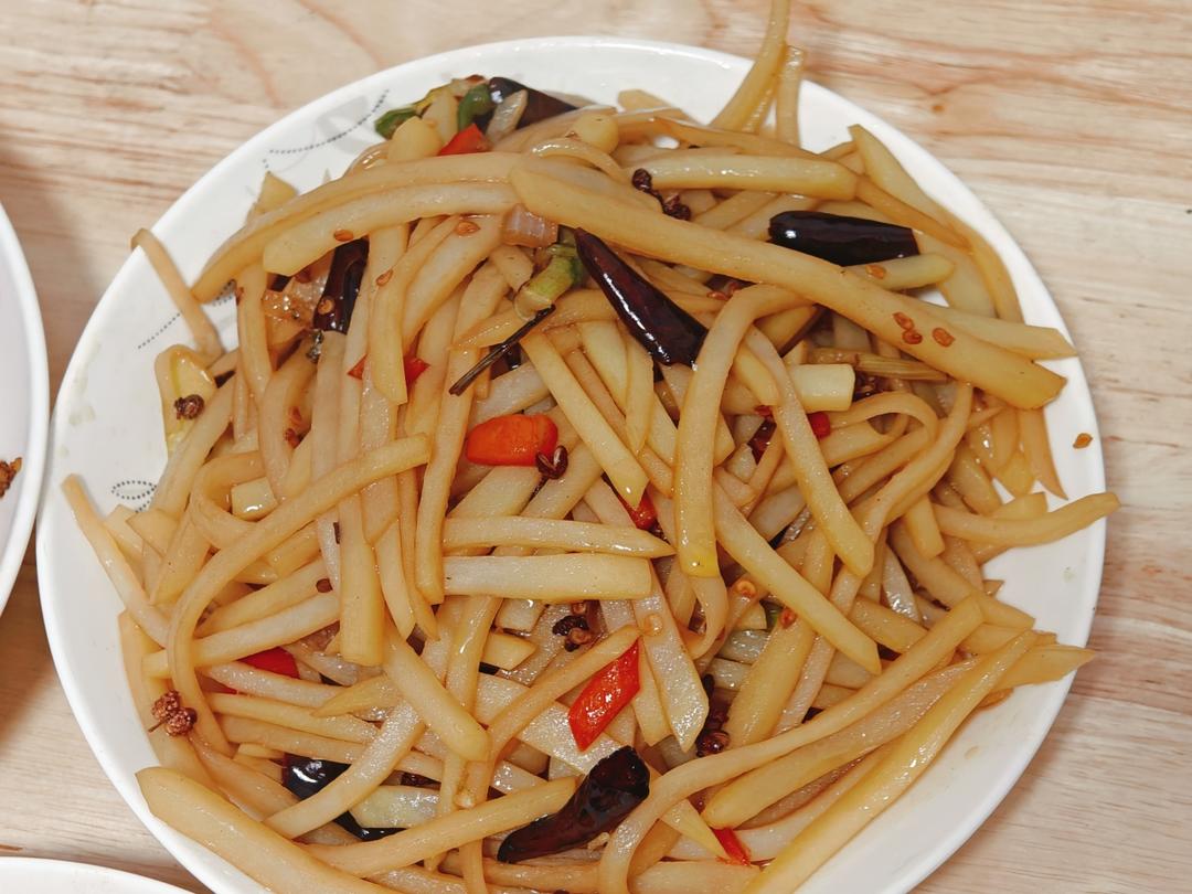 酸辣土豆丝的家常做法 超级下饭