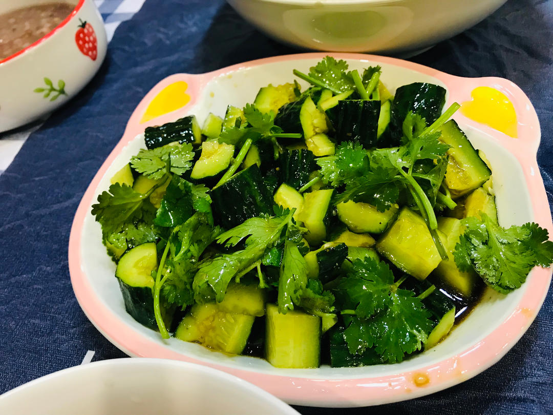 2分钟就能做好的《凉拌拍青瓜》