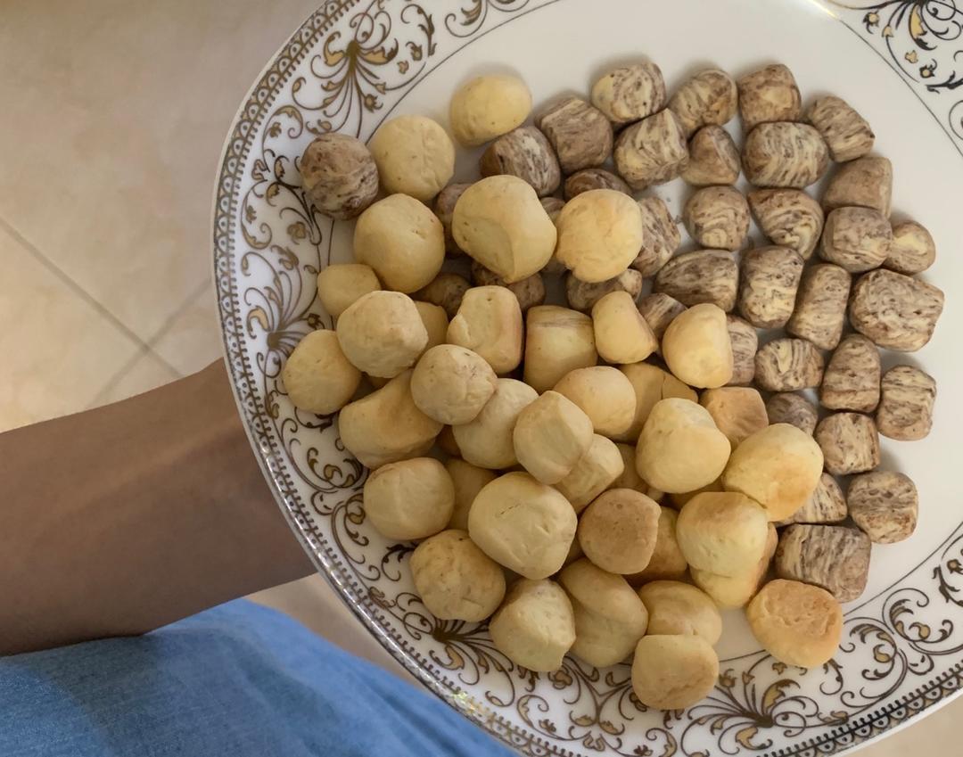 小石头饼干