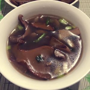 黑牛肝菌两吃-香煎和菌菇汤的做法 步骤4