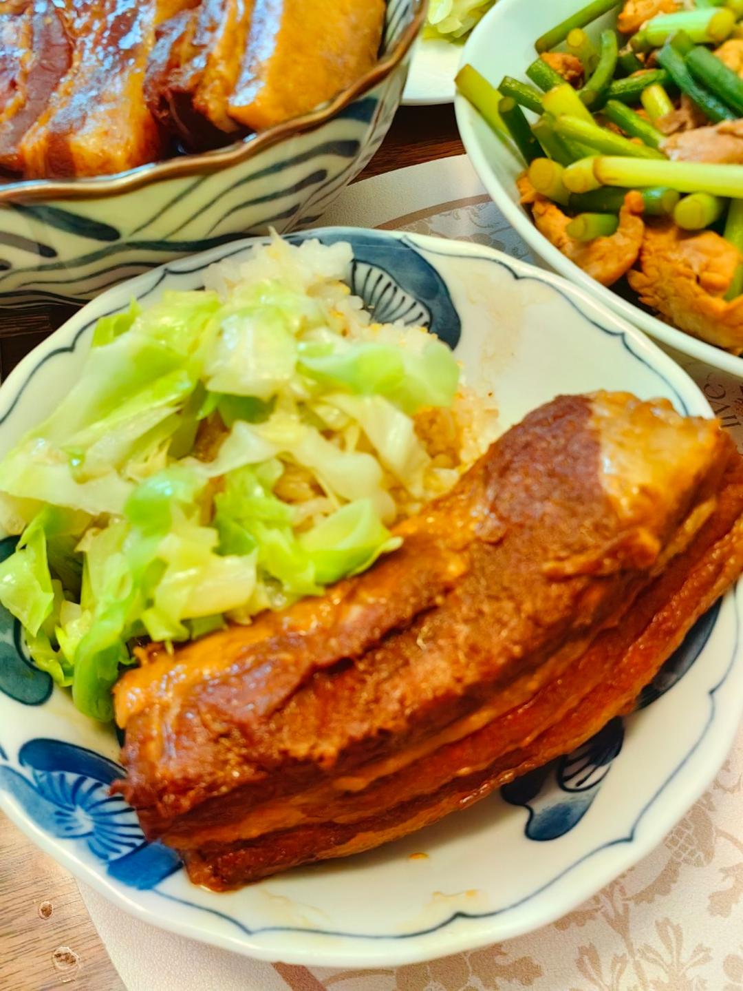 把子肉配米饭真香