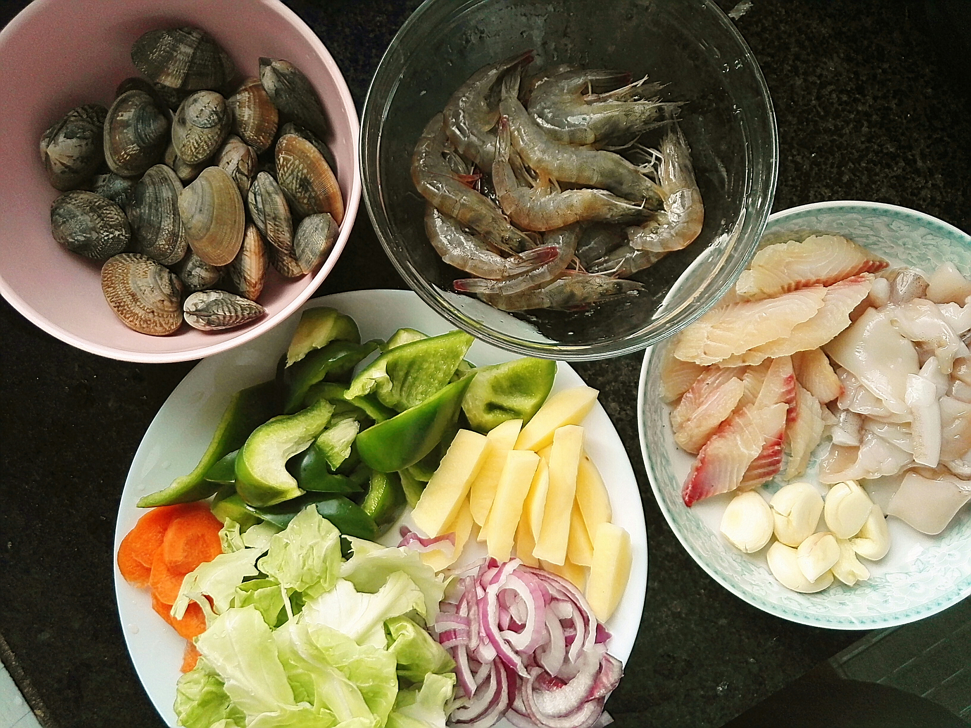 海鲜焖锅的做法 步骤1