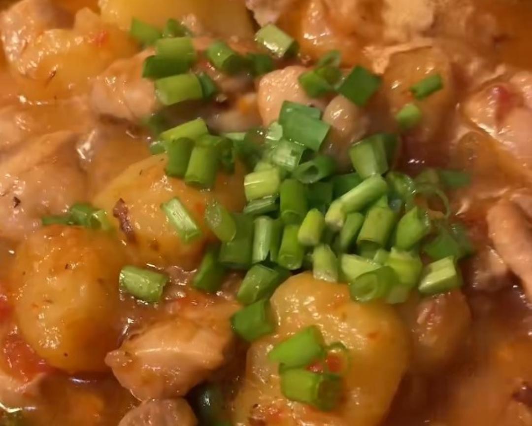 据说正宗的火烧云油焖鸡