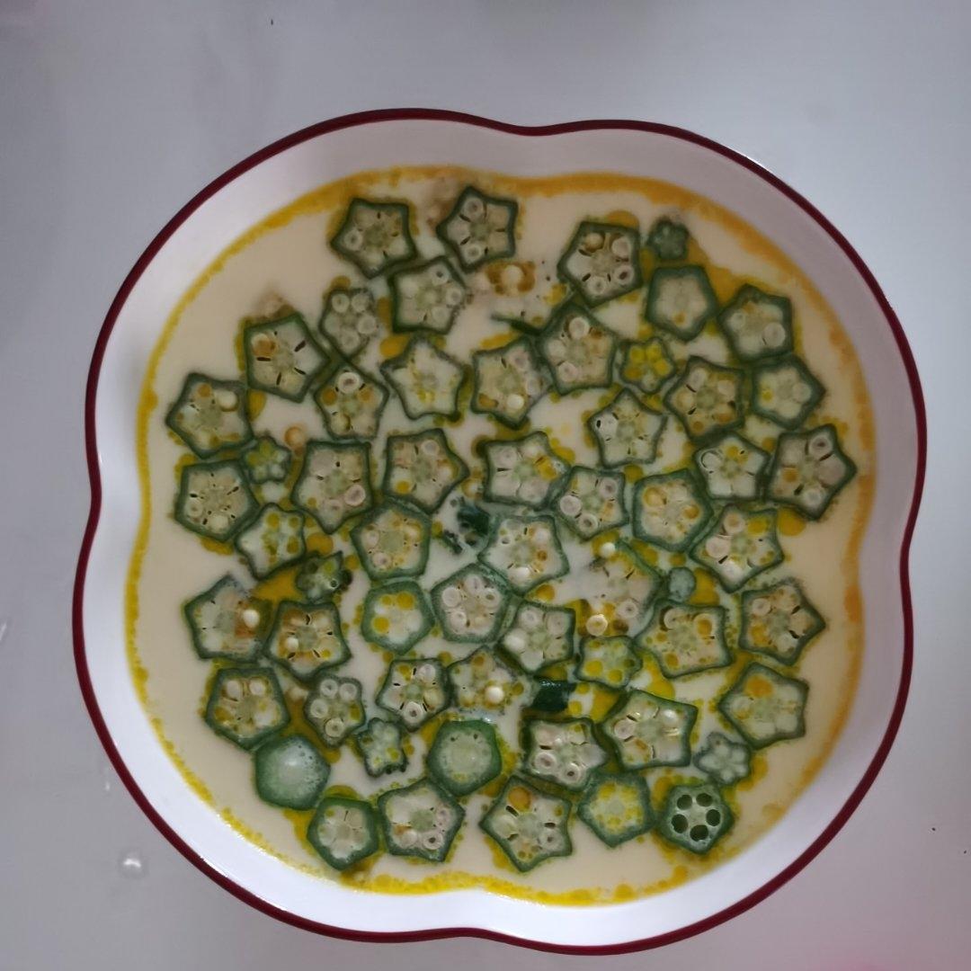 用颜值征服你~秋葵蒸蛋