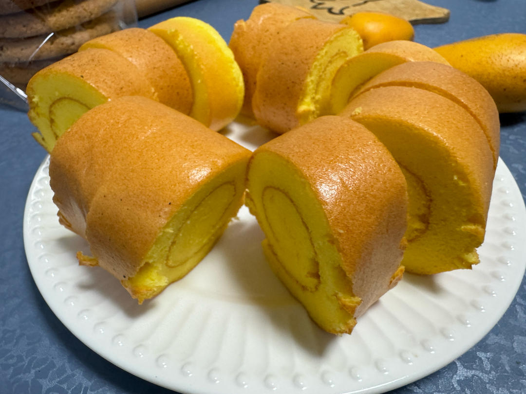 蛋糕卷这样做‼️不掉皮不开裂（小视频食谱）