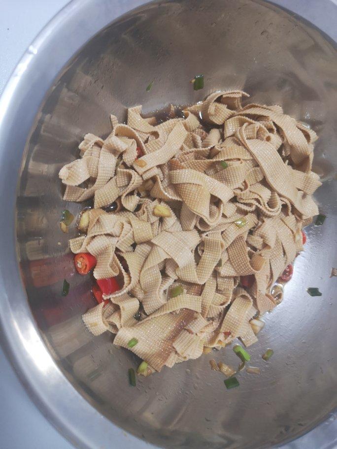 超级爽口开胃的凉拌豆皮