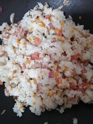 剩米饭做美食～超级炒饭的做法 步骤3