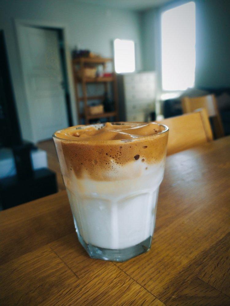 400次咖啡，网红手打咖啡，风靡全网的Dalgona Coffee☕️超详细步骤在家就可以复刻【内附速成法】