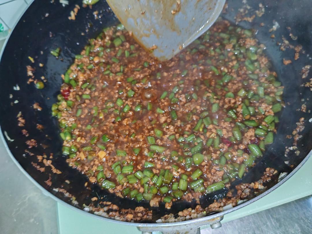 肉沫豆角盖浇面