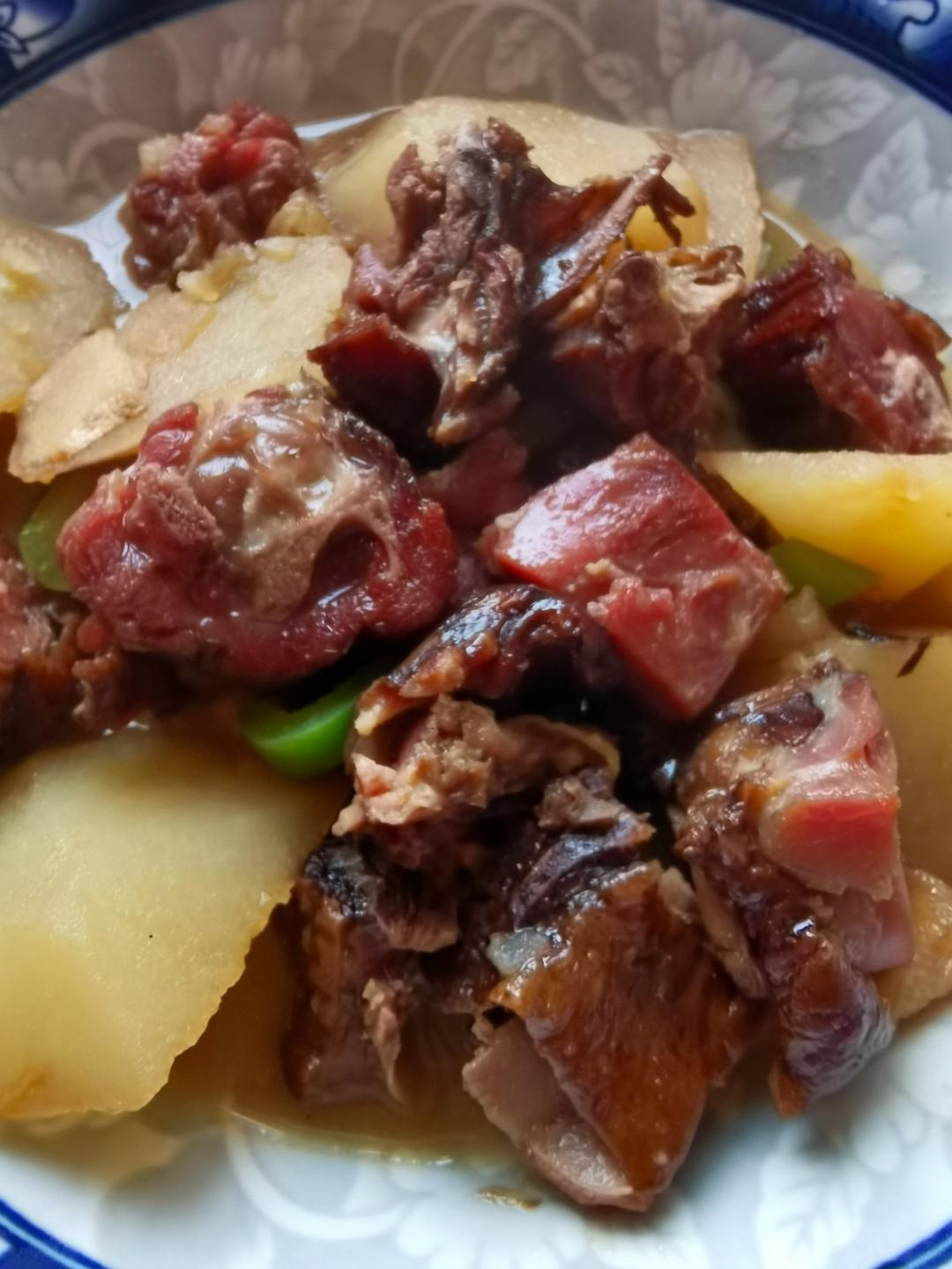 蒜苗炒腊鸭腿