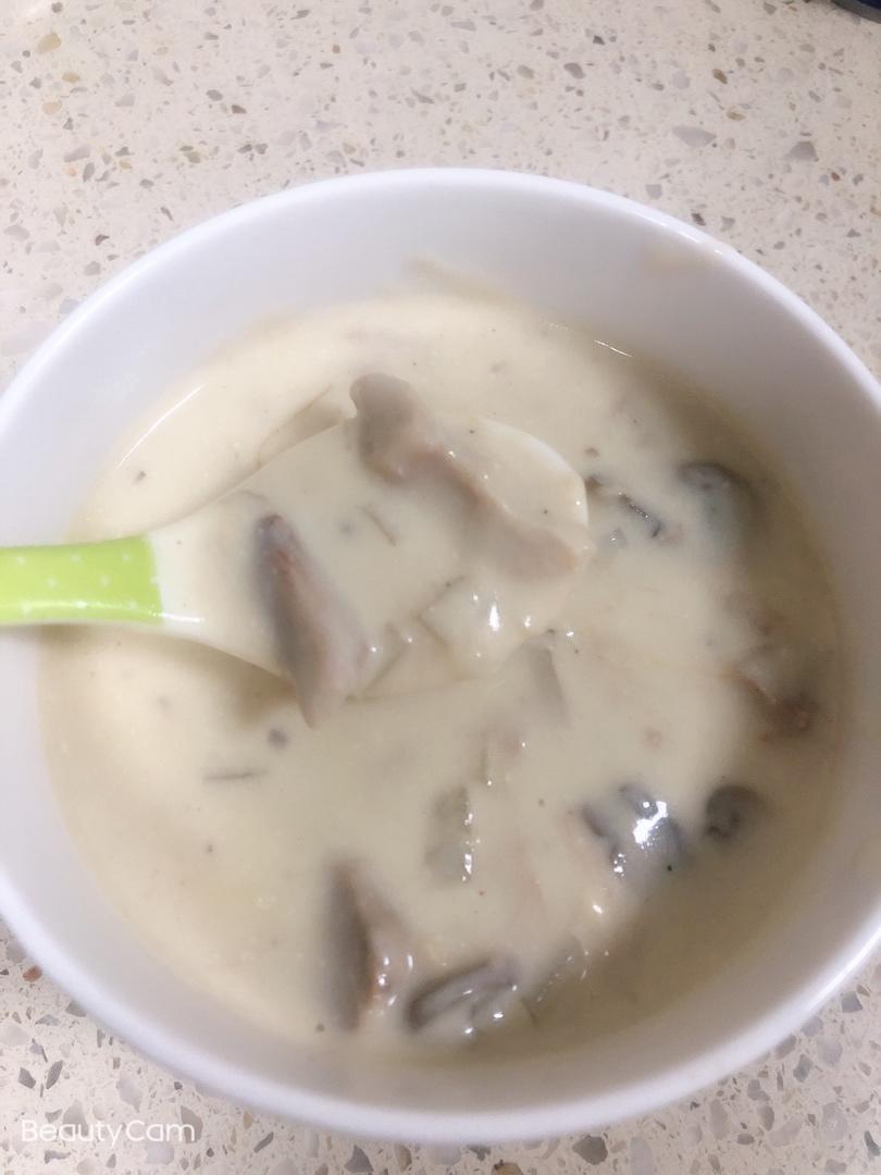 鸡茸奶油蘑菇汤