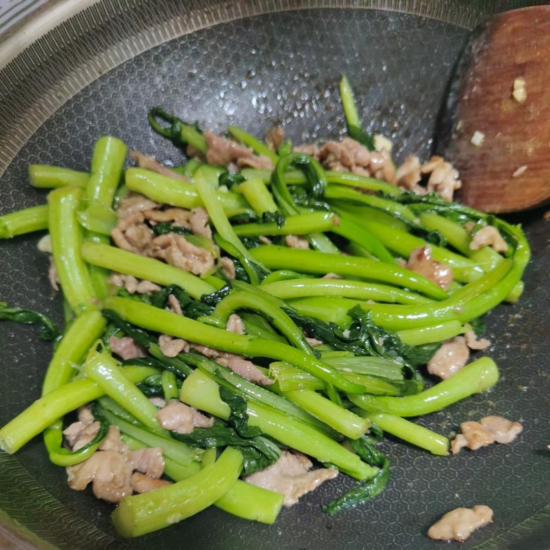 瘦肉炒菜心