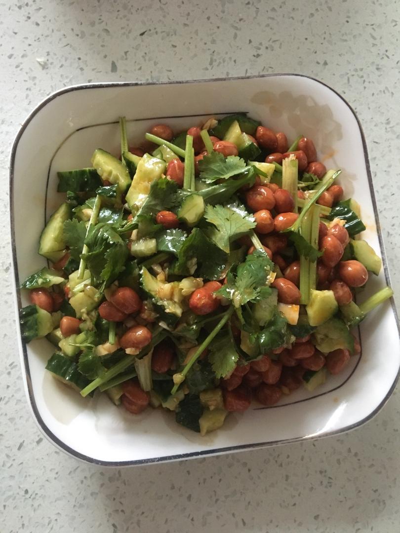 下酒菜之拍黄瓜拌花生米