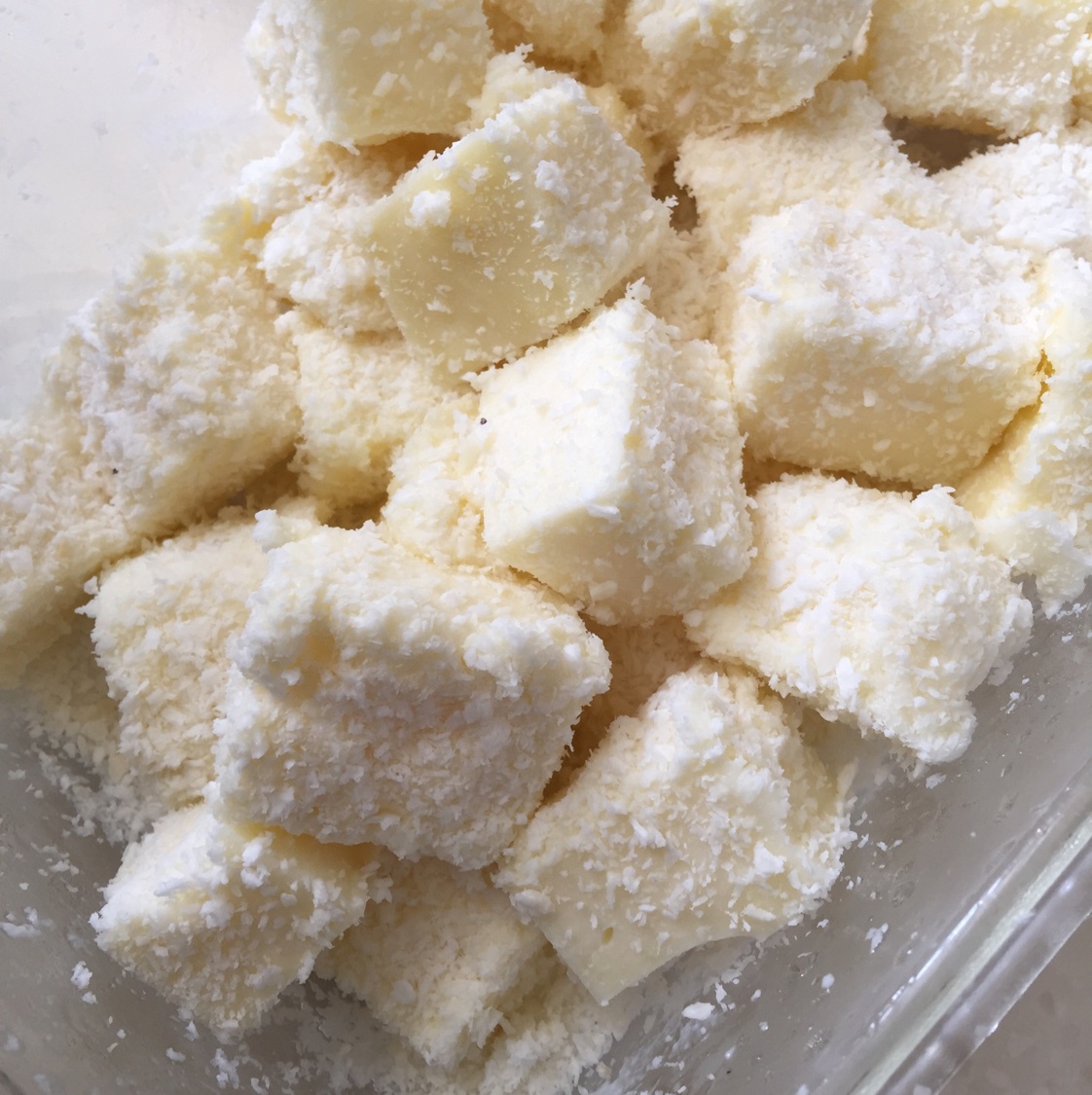 椰丝牛奶小方糕