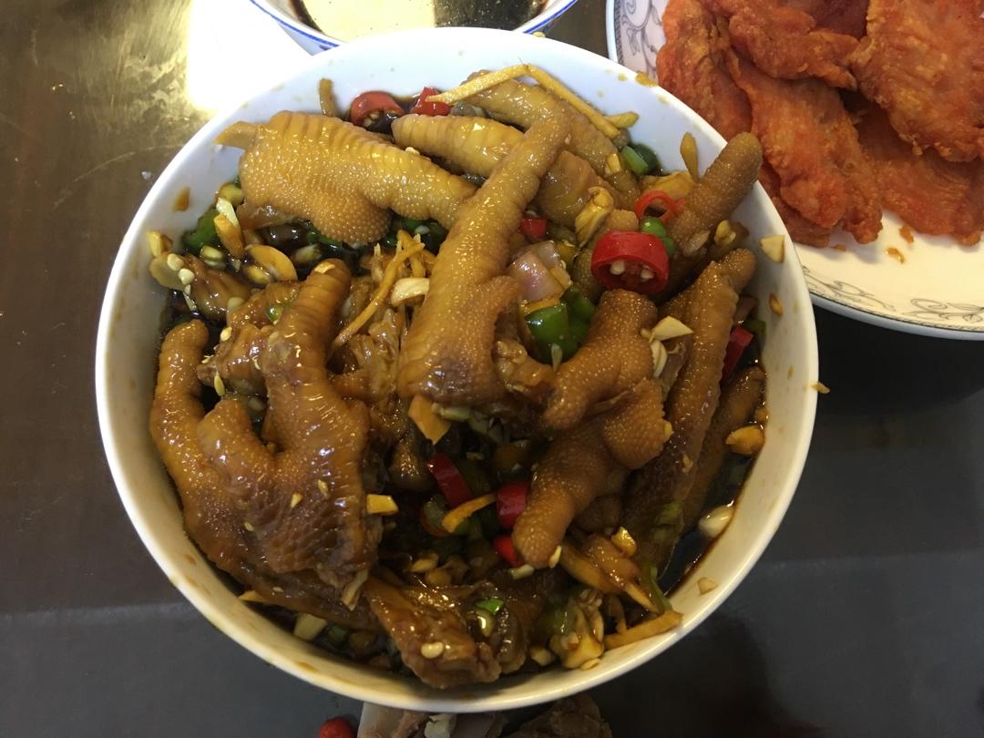 绝对不会后悔的酸辣鸡爪