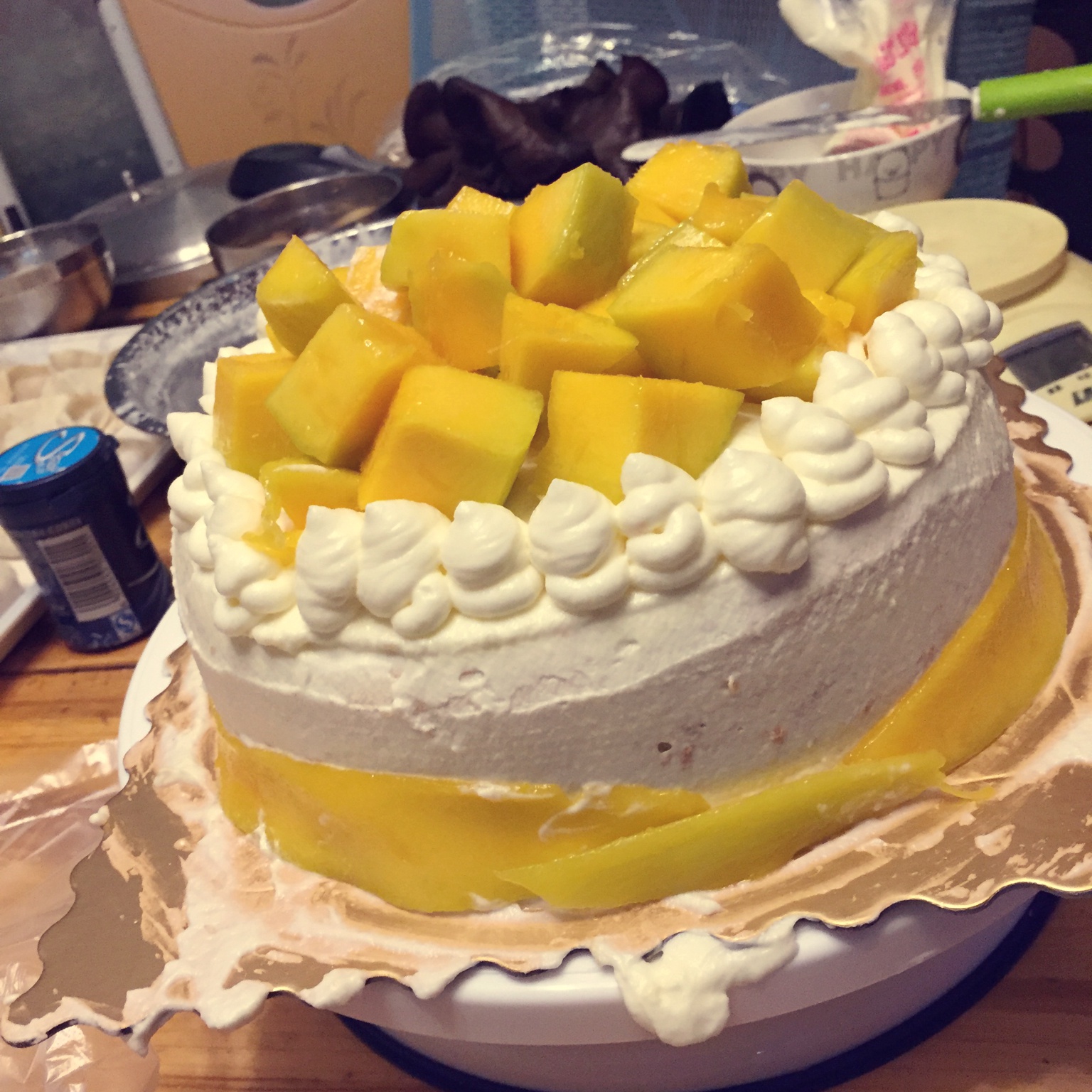 奶油水果装饰蛋糕