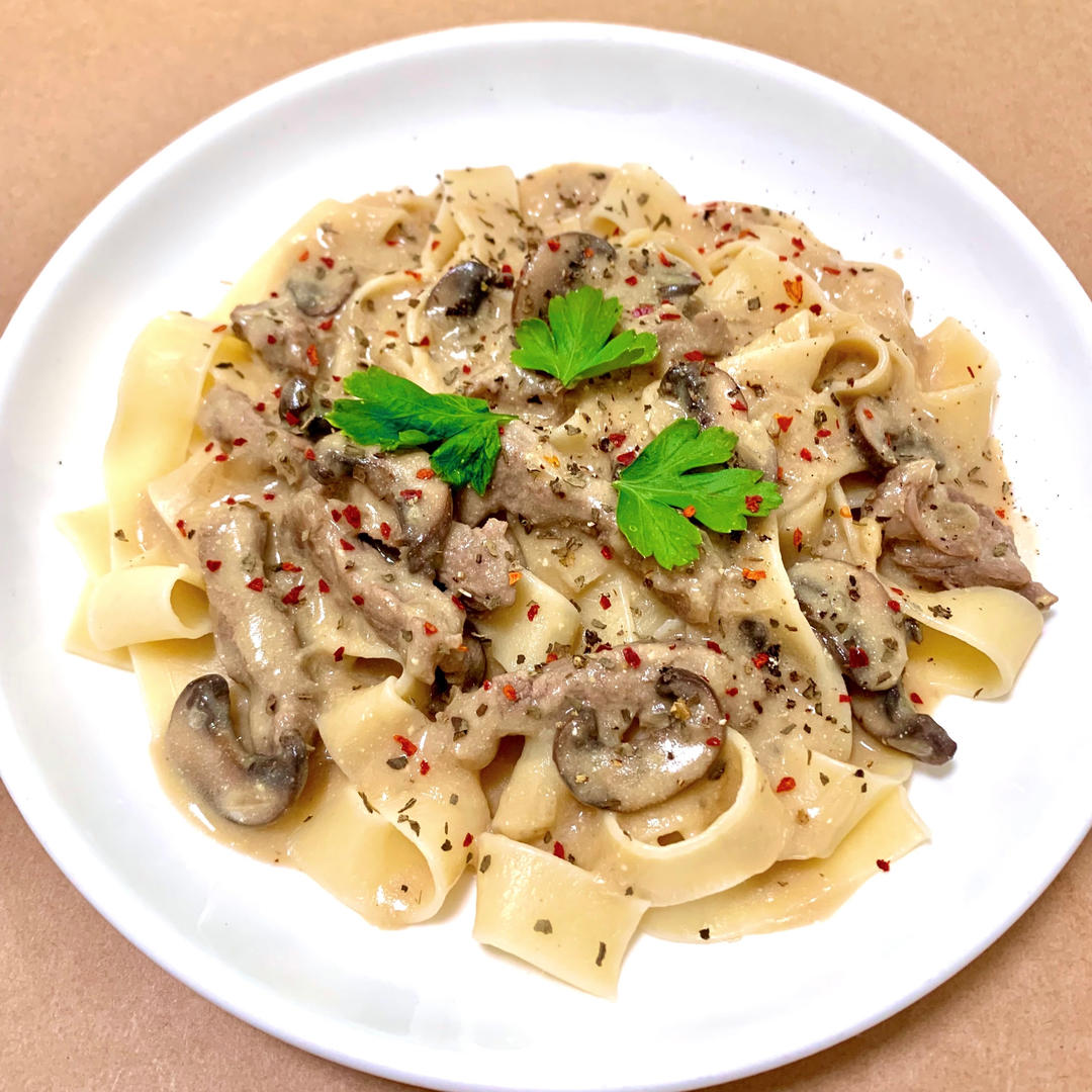 Slow Cooker Beef Stroganoff