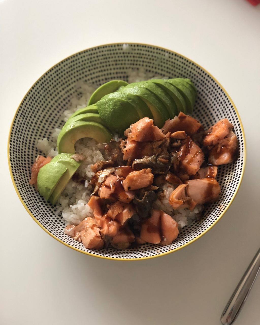 三文鱼牛油果拌饭