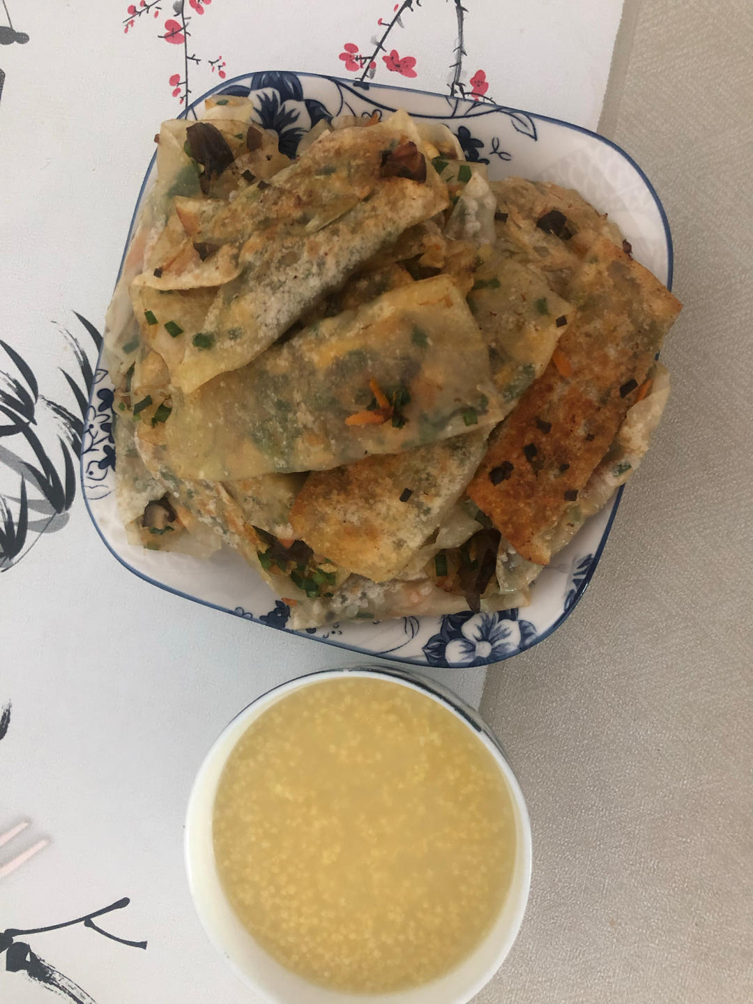 2020.7.20记录晚餐  一不小心被做成了锅贴的「素三鲜饺子」